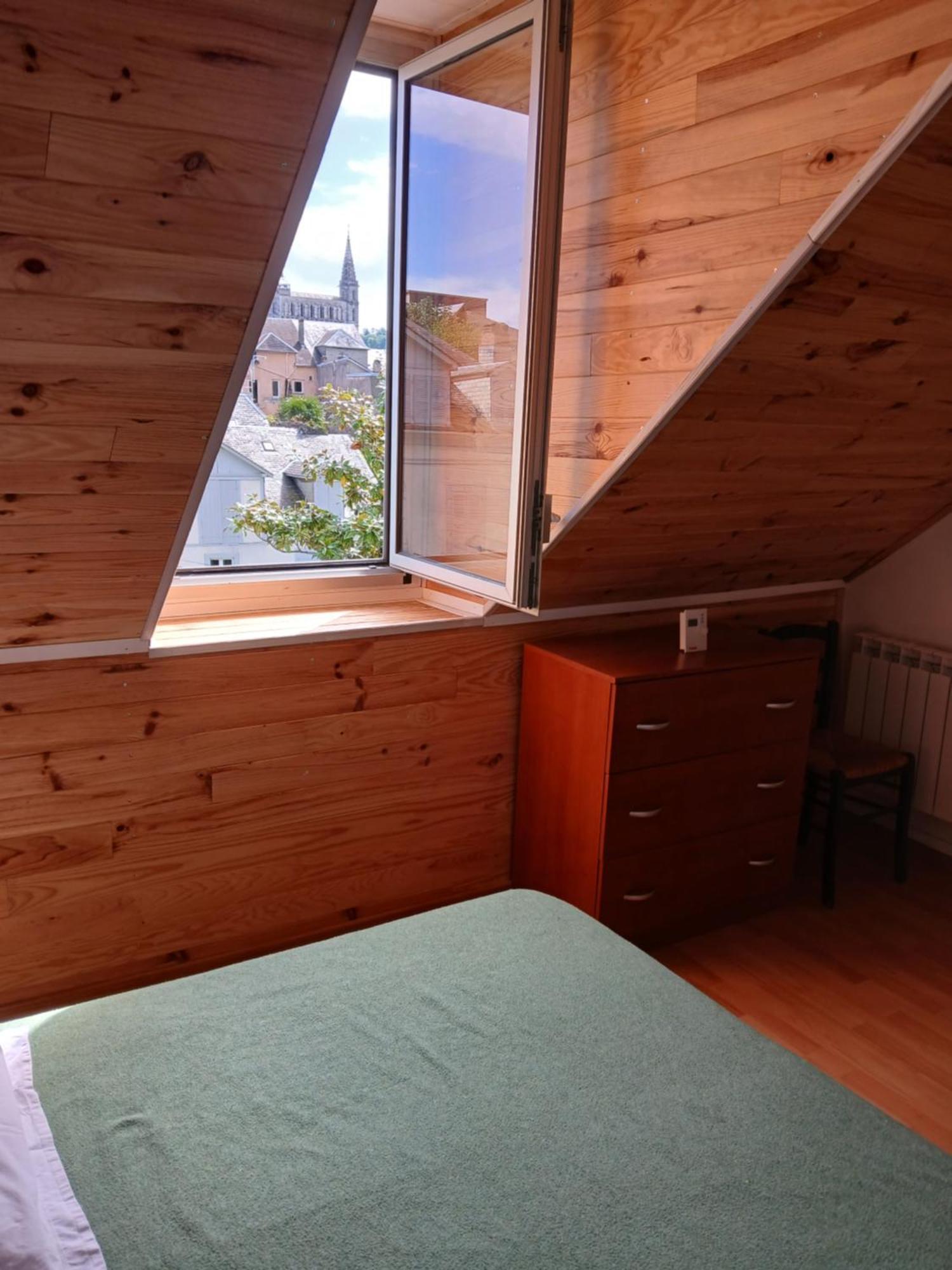 Charmant Appartement Au Centre De Bagneres-De-Bigorre Exterior photo