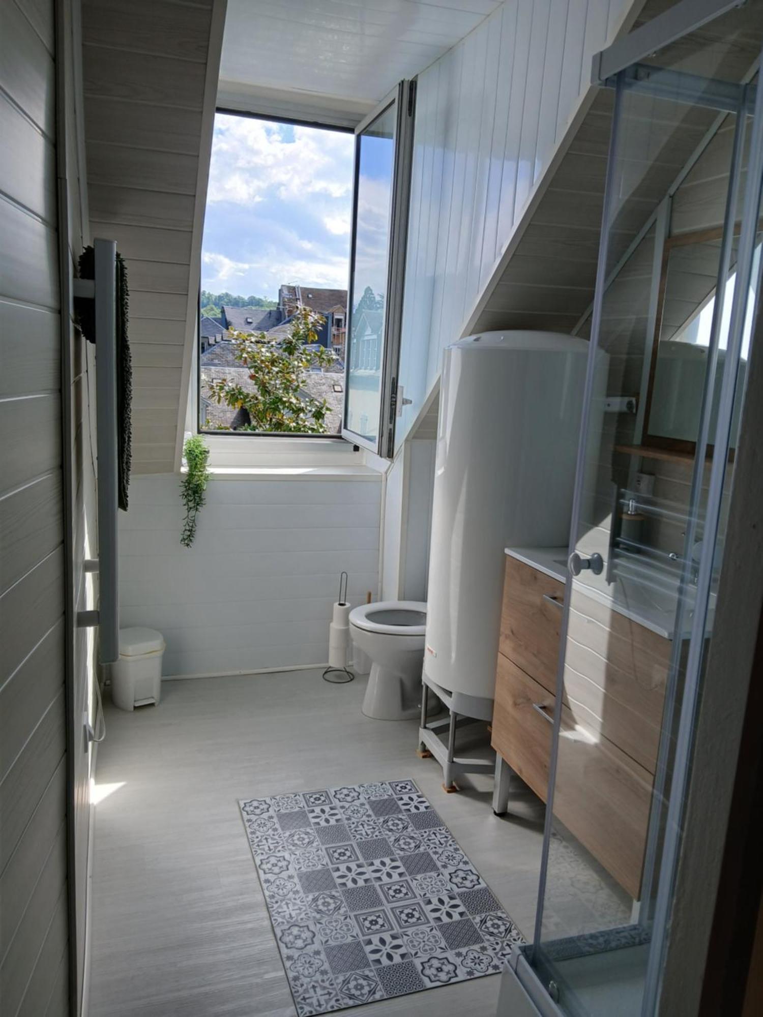 Charmant Appartement Au Centre De Bagneres-De-Bigorre Exterior photo